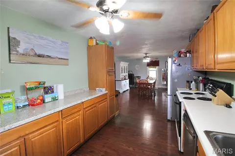 Entry Way - 822 Sparta St, Saint Libory, IL 62282 photo 1 of 5