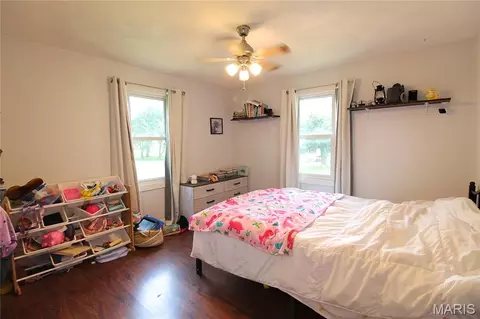Bedroom - 822 Sparta St, Saint Libory, IL 62282 photo 4 of 6