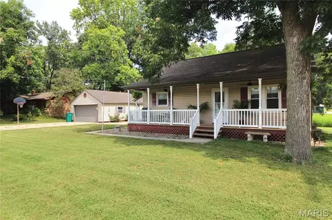 Exterior - 822 Sparta St, Saint Libory, IL 62282 photo 9 of 9
