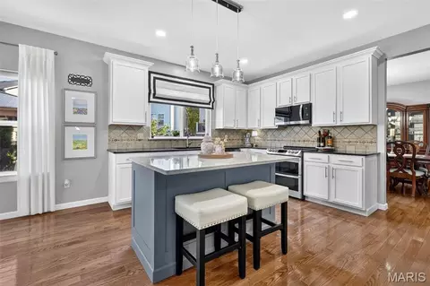 Kitchen - 522 Ironwood Dr, O'fallon, MO 63368 photo 4 of 5