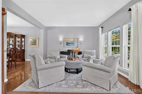 Living - 522 Ironwood Dr, O'fallon, MO 63368 photo 1 of 4