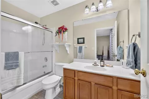 Bath - 522 Ironwood Dr, O'fallon, MO 63368 photo 7 of 9
