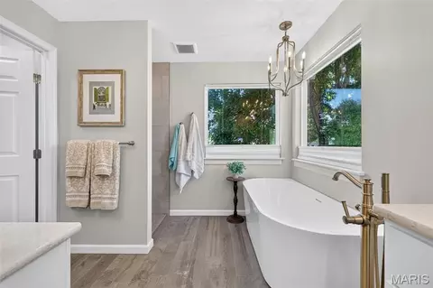 Bath - 522 Ironwood Dr, O'fallon, MO 63368 photo 4 of 9