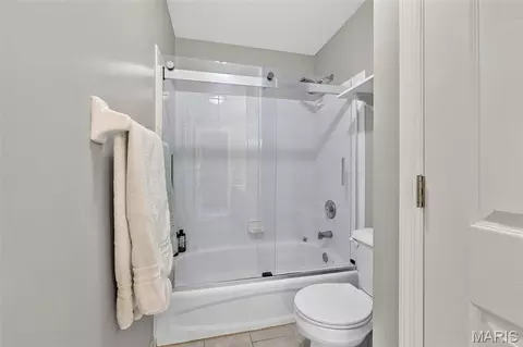 Bath - 522 Ironwood Dr, O'fallon, MO 63368 photo 8 of 9