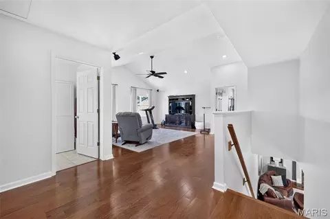 Entry Way - 522 Ironwood Dr, O'fallon, MO 63368 photo 5 of 6