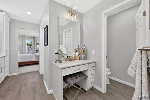 Entry Way - 522 Ironwood Dr, O'fallon, MO 63368 photo 4 of 6