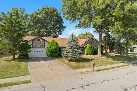 Exterior - 1027 Shadow Ridge Xing, O'fallon, IL 62269 photo 7 of 8