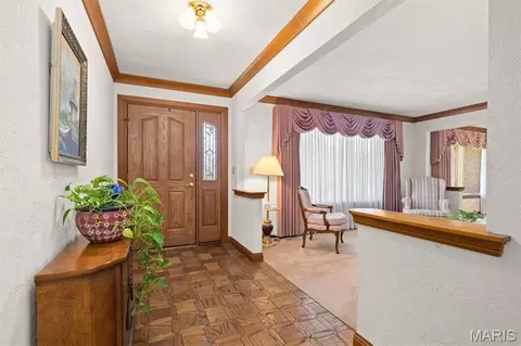 Entry Way - 1027 Shadow Ridge Xing, O'fallon, IL 62269 photo 2 of 2