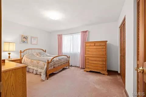 Bedroom - 1027 Shadow Ridge Xing, O'fallon, IL 62269 photo 4 of 8