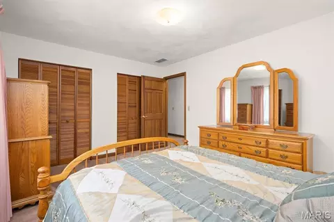 Bedroom - 1027 Shadow Ridge Xing, O'fallon, IL 62269 photo 5 of 8