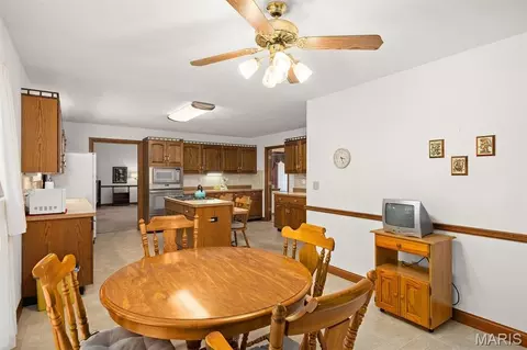 Dining - 1027 Shadow Ridge Xing, O'fallon, IL 62269 photo 5 of 5