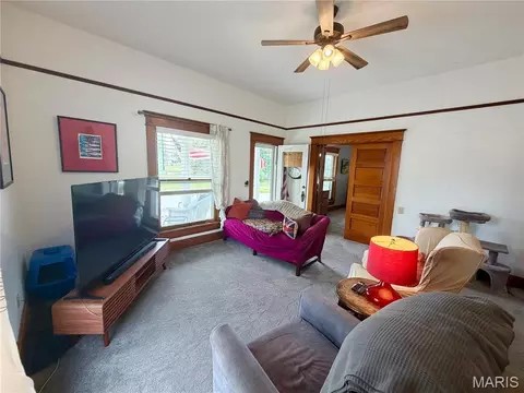 Living - 409 E Salling St, Perry, MO 63462 photo 1 of 2