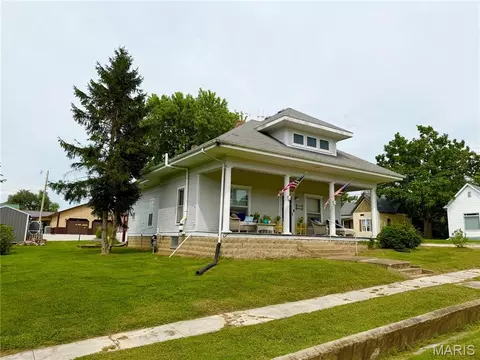 Exterior - 409 E Salling St, Perry, MO 63462 photo 3 of 15