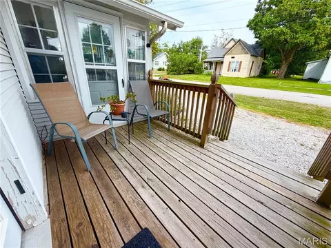 Exterior - 409 E Salling St, Perry, MO 63462 photo 10 of 15