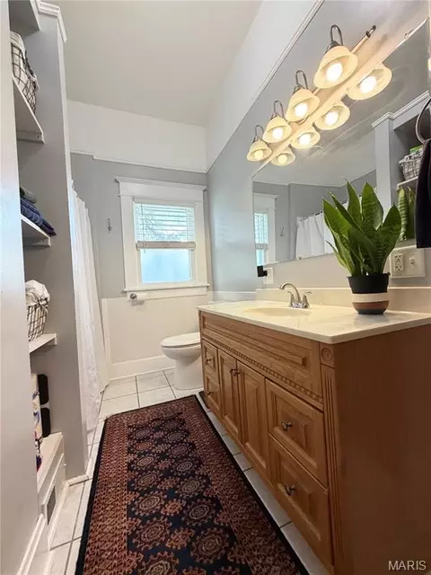 Bath - 409 E Salling St, Perry, MO 63462 photo 1 of 2