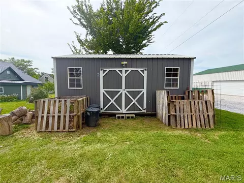 Exterior - 409 E Salling St, Perry, MO 63462 photo 13 of 15
