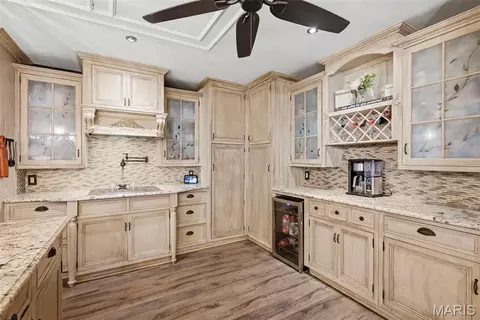 Kitchen - 6020 Lafayette Dr, Weldon Spring, MO 63304 photo 7 of 11