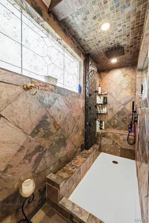 Bath - 6020 Lafayette Dr, Weldon Spring, MO 63304 photo 6 of 9