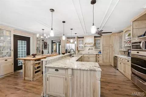Kitchen - 6020 Lafayette Dr, Weldon Spring, MO 63304 photo 11 of 11