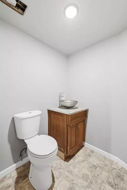 Bath - 6020 Lafayette Dr, Weldon Spring, MO 63304 photo 9 of 9