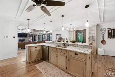 Kitchen - 6020 Lafayette Dr, Weldon Spring, MO 63304 photo 8 of 11