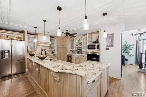Kitchen - 6020 Lafayette Dr, Weldon Spring, MO 63304 photo 4 of 11