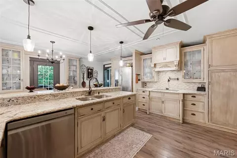 Kitchen - 6020 Lafayette Dr, Weldon Spring, MO 63304 photo 6 of 11