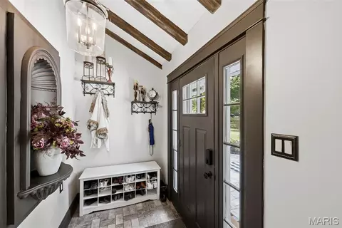 Entry Way - 6020 Lafayette Dr, Weldon Spring, MO 63304 photo 2 of 2