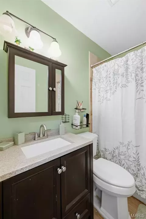 Bath - 6020 Lafayette Dr, Weldon Spring, MO 63304 photo 7 of 9