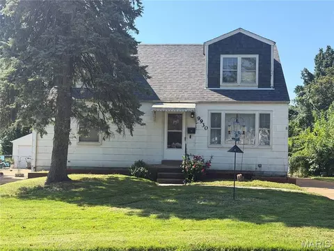 9930 Iveland Dr, Overland, MO 63114