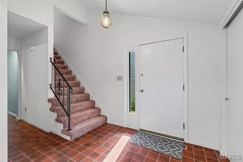 Entry Way - 718 Turtle Cv, Ballwin, MO 63011 photo 2 of 2