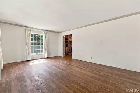 Living - 2073 Willow Leaf Dr, Frontenac, MO 63131 photo 1 of 3