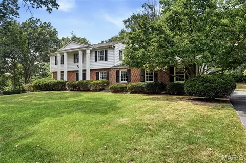 Exterior - 2073 Willow Leaf Dr, Frontenac, MO 63131 photo 4 of 7