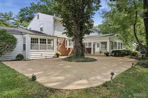 Exterior - 2073 Willow Leaf Dr, Frontenac, MO 63131 photo 2 of 7