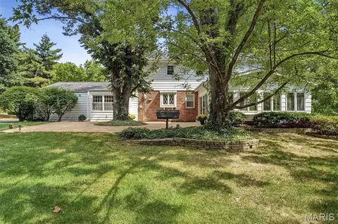 Exterior - 2073 Willow Leaf Dr, Frontenac, MO 63131 photo 5 of 7