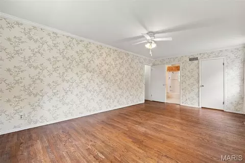 Bedroom - 2073 Willow Leaf Dr, Frontenac, MO 63131 photo 2 of 8