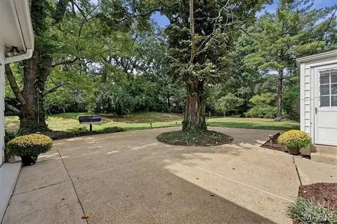 Exterior - 2073 Willow Leaf Dr, Frontenac, MO 63131 photo 3 of 7
