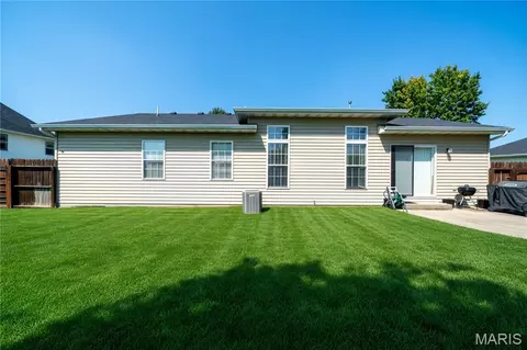 Exterior - 830 S Central St, Centralia, MO 65240 photo 6 of 6