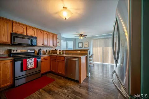 Kitchen - 830 S Central St, Centralia, MO 65240 photo 2 of 4