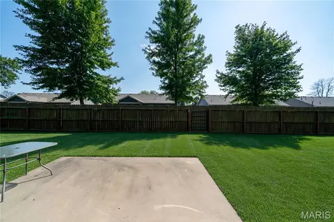 Exterior - 830 S Central St, Centralia, MO 65240 photo 4 of 6
