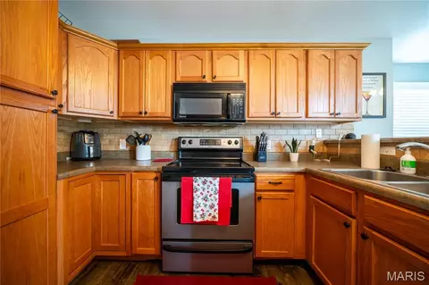Kitchen - 830 S Central St, Centralia, MO 65240 photo 3 of 4