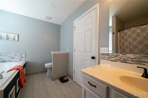 Bath - 830 S Central St, Centralia, MO 65240 photo 2 of 4