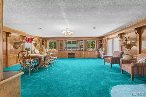 Dining - 1466 Neff Rd, Saint Clair, MO 63077 photo 2 of 4