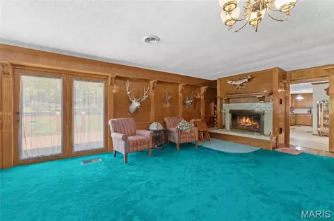 Living - 1466 Neff Rd, Saint Clair, MO 63077 photo 3 of 3