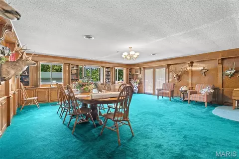 Dining - 1466 Neff Rd, Saint Clair, MO 63077 photo 3 of 4