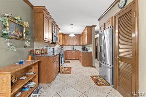 Kitchen - 1466 Neff Rd, Saint Clair, MO 63077 photo 1 of 3