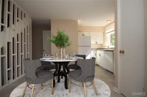 Dining - 35 Tower Hill Ct, Olivette, MO 63132 photo 2 of 3