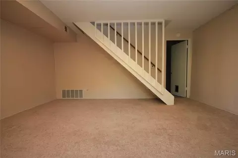 Living - 35 Tower Hill Ct, Olivette, MO 63132 photo 5 of 9