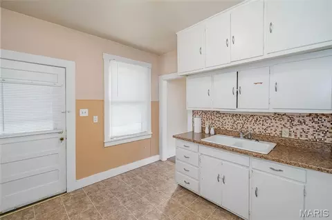 Kitchen - 345 E Springfield Ave, Saint Clair, MO 63077 photo 1 of 3