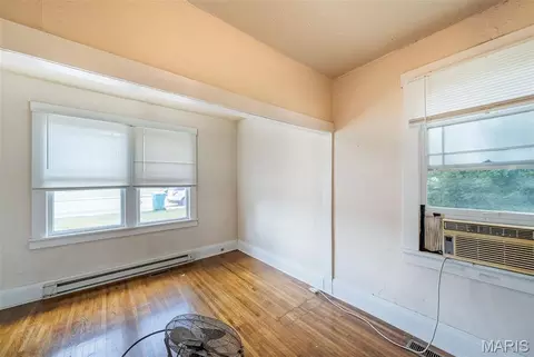 Bedroom - 345 E Springfield Ave, Saint Clair, MO 63077 photo 4 of 7